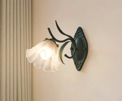 Die elegante Octavia Blumenstrauß Wandlampe: Ein Hauch von Luxus
