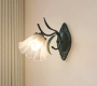 Die elegante Octavia Blumenstrauß Wandlampe: Ein Hauch von Luxus