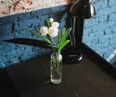 Die elegante Octavia Blumenstrauß Wandlampe: Ein Hauch von Luxus