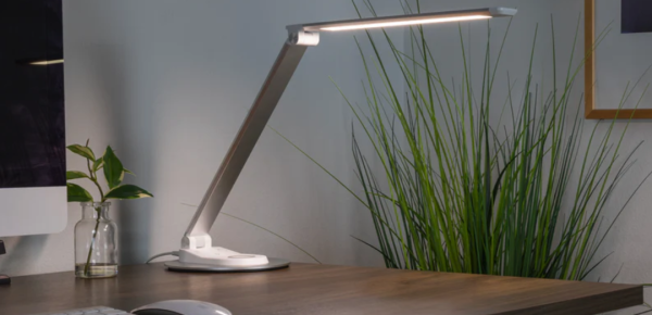 Moderne Schreibtischlampe mit eingebauter Batterie: Eine praktische Lösung
